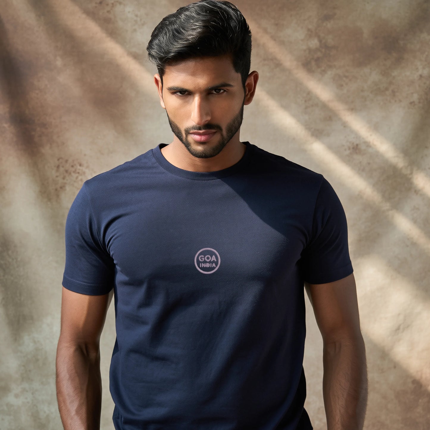 Navy blue men’s luxury Supima cotton t-shirt with refined minimal round print, elegant everyday streetwear fashion
